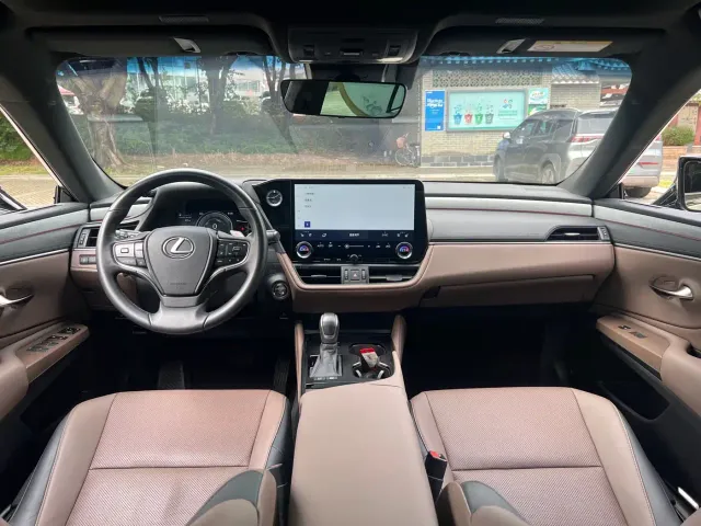 Lexus ES — Фото автомобиля 21