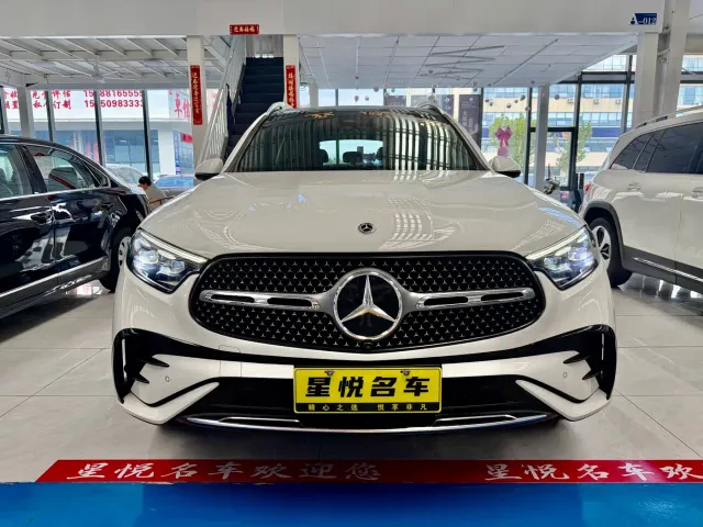 Фотография автомобиля — Mercedes-Benz GLC-Class