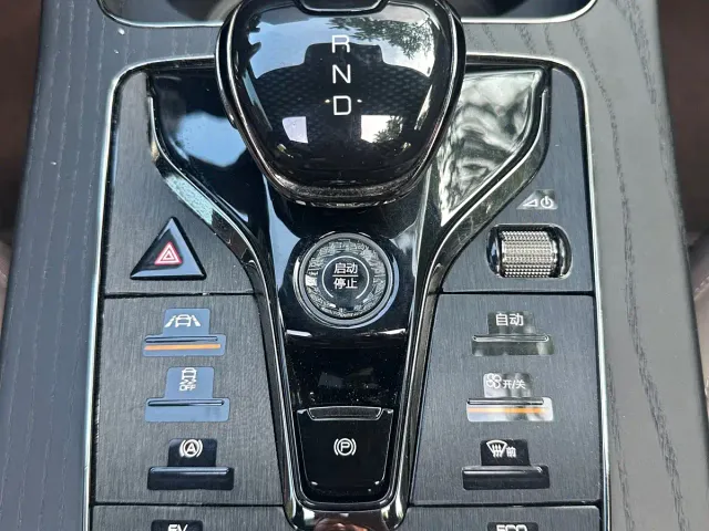 BYD Han — Фото автомобиля 17