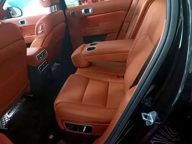 Li Auto L7 — Фото автомобиля 16