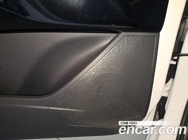 Kia Niro — Фото автомобиля 11