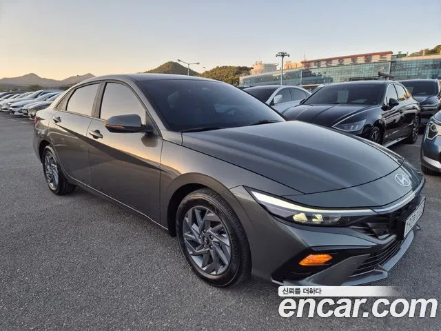 Hyundai Avante CN7 — Фото автомобиля 3