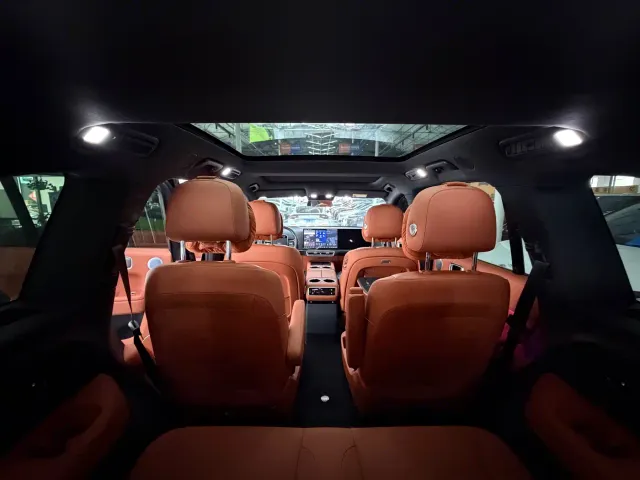 Li Auto L8 — Фото автомобиля 21