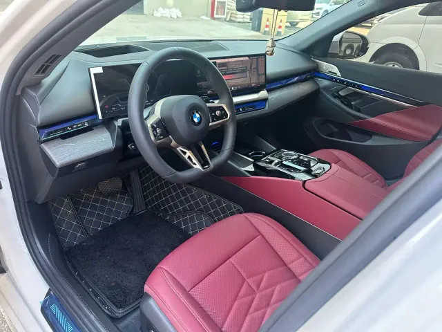 BMW 5 Series — Фото автомобиля 3
