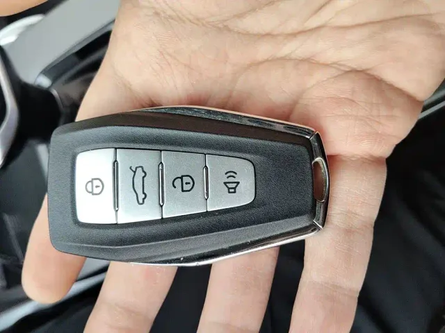 Geely Emgrand — Фото автомобиля 9
