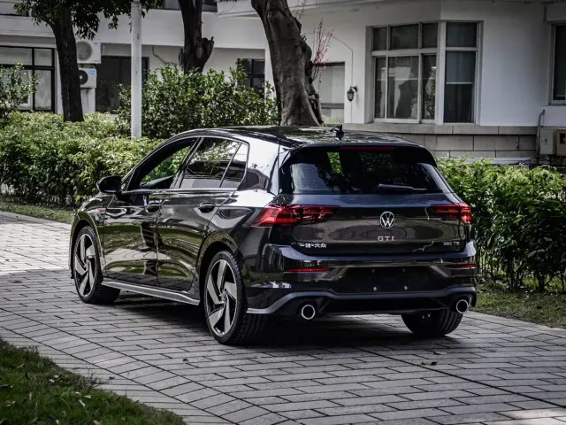 Volkswagen Golf GTI — Фото автомобиля 6