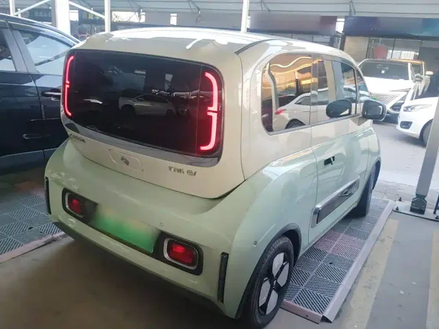 Baojun KiWi EV — Фото автомобиля 6