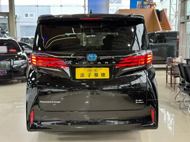 Toyota Alphard — Фото автомобиля 27