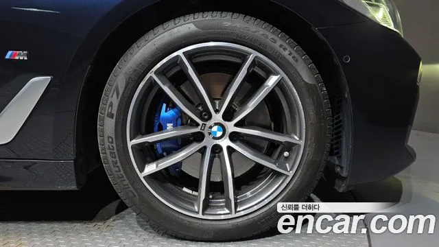 BMW 5 Series G30 — Фото автомобиля 6