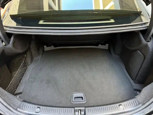 Mercedes-Benz E-Class — Фото автомобиля 8