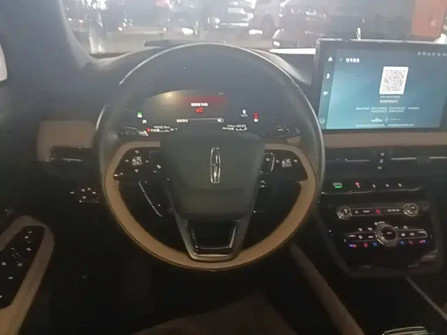 Lincoln Corsair — Фото автомобиля 10