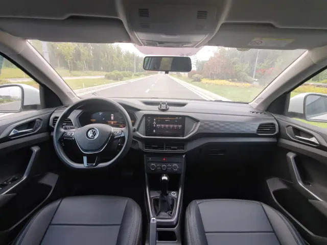 Volkswagen T-Cross — Фото автомобиля 9