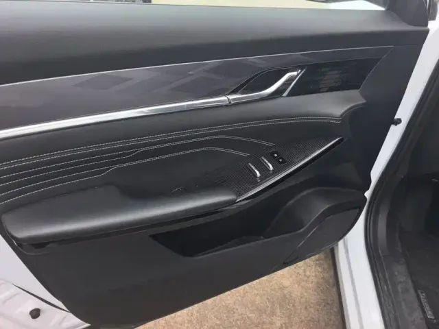 Dongfeng SKY EV01 — Фото автомобиля 7