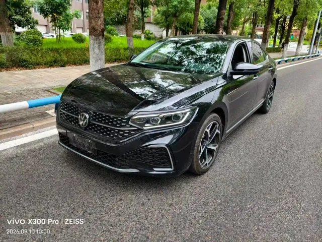 Фотография автомобиля — Volkswagen Passat