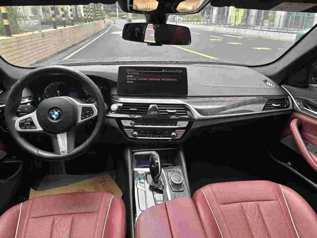 BMW 5 Series — Фото автомобиля 7