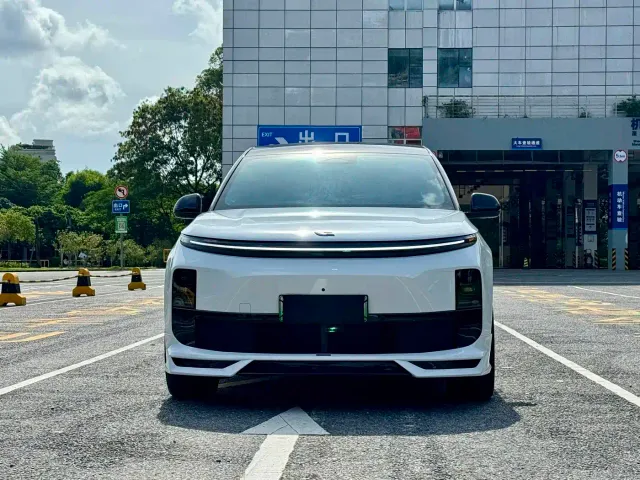 Фотография автомобиля — Li Auto L6