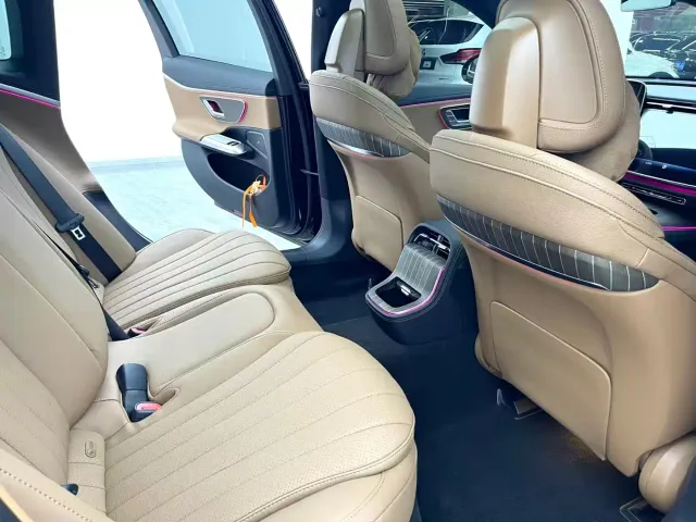 Mercedes-Benz E-Class — Фото автомобиля 9