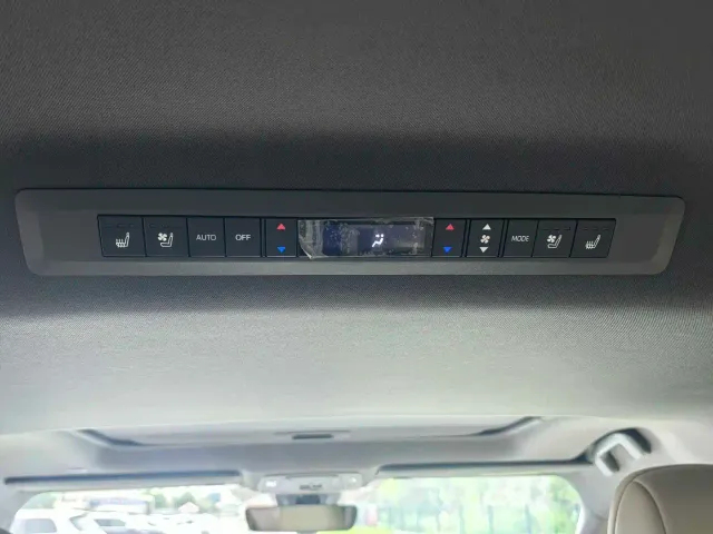 Toyota Sienna — Фото автомобиля 10