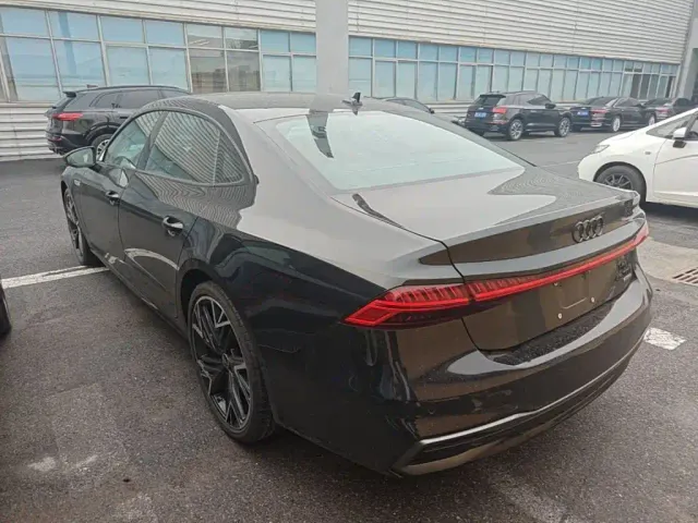 Audi A7L — Фото автомобиля 22
