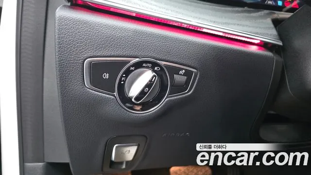 Mercedes-Benz E-Class — Фото автомобиля 26