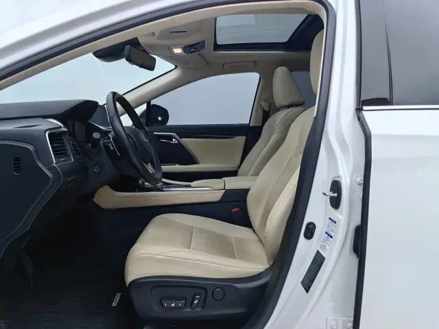 Lexus RX — Фото автомобиля 4
