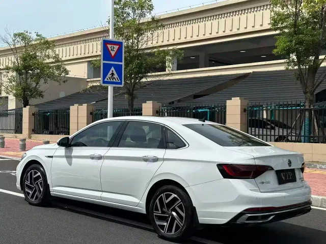 Volkswagen Sagitar — Фото автомобиля 7