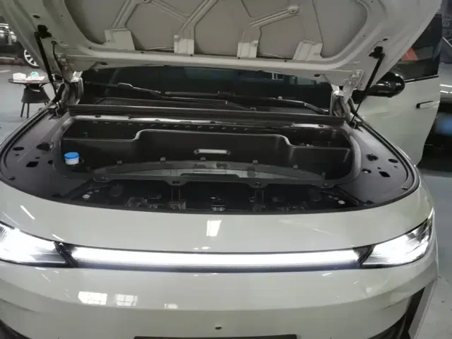 Leapmotor C10 — Фото автомобиля 19