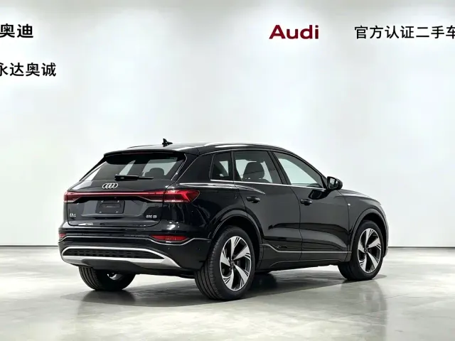 Audi Q6L e-tron — Фото автомобиля 3