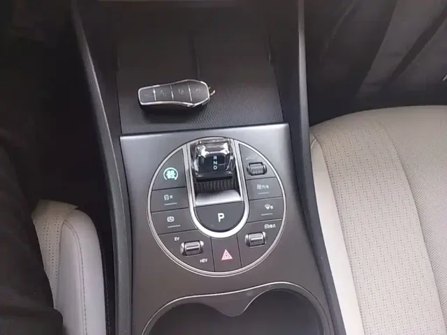 BYD Seal 05 DM-i — Фото автомобиля 13