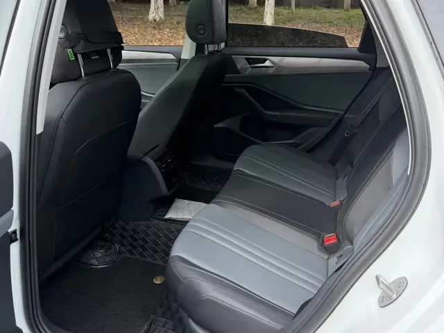 Volkswagen Sagitar — Фото автомобиля 13