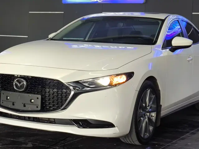 Фотография автомобиля — Mazda Axela