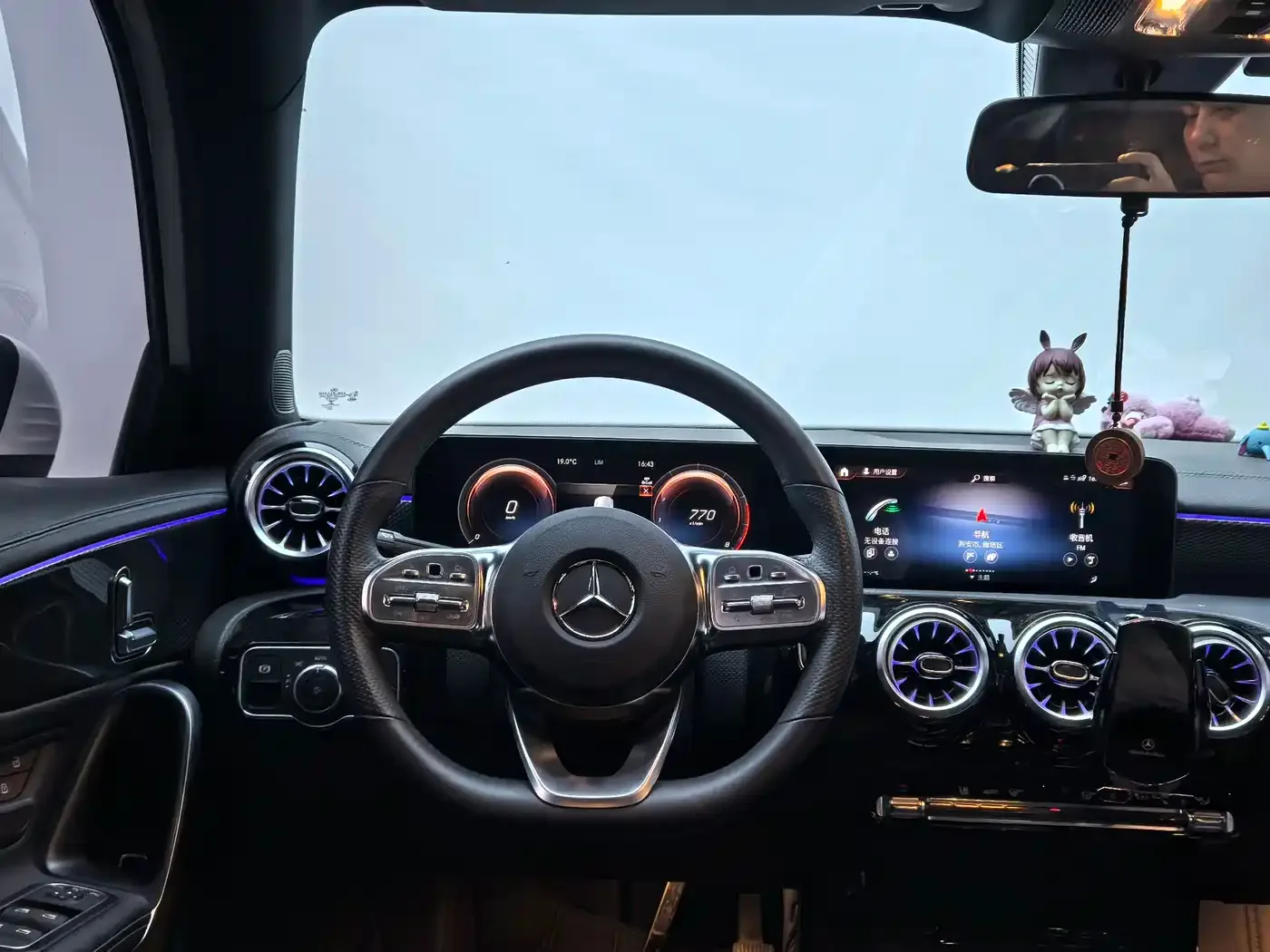 Mercedes-Benz Mercedes-Benz A-Class 2022 Facelift III A 200 L Sport Sedan Fashion — Фото автомобиля 13