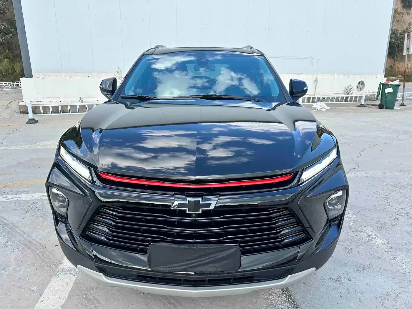 Chevrolet Trailblazer 2022 Mild Hybrid 650T Redline 7-Seater Thunder Edition — Фото автомобиля 2