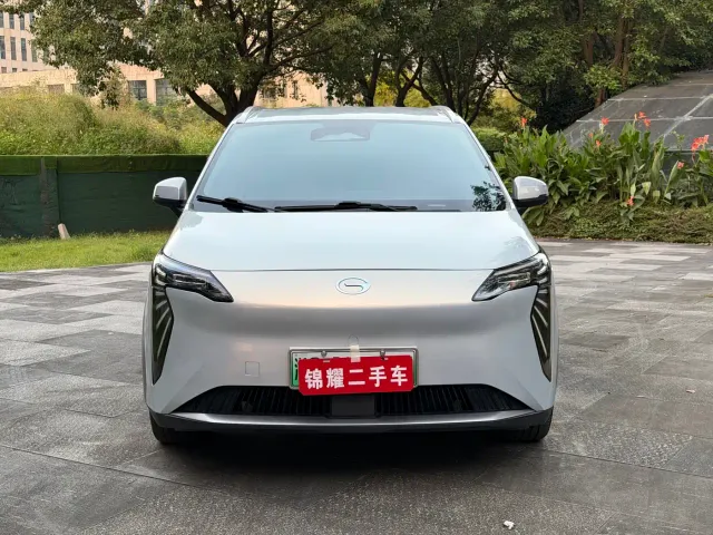 GAC Aion Y — Фото автомобиля 2