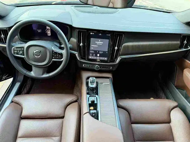 Volvo S90 — Фото автомобиля 5