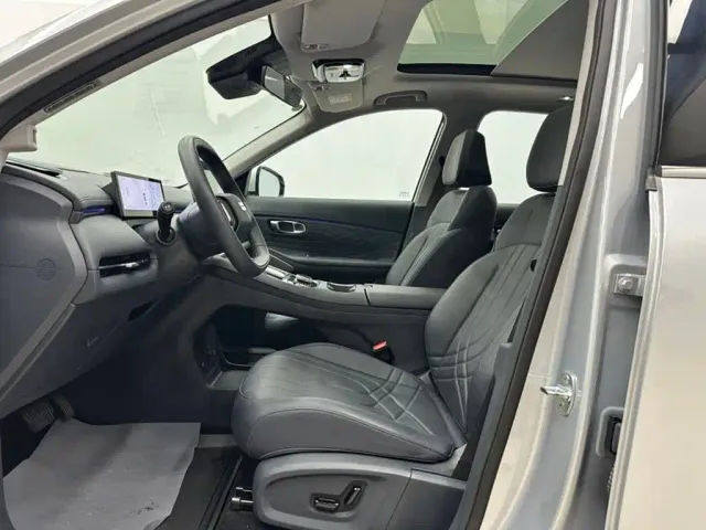 Geely Galaxy Starship 7 EM-i — Фото автомобиля 4
