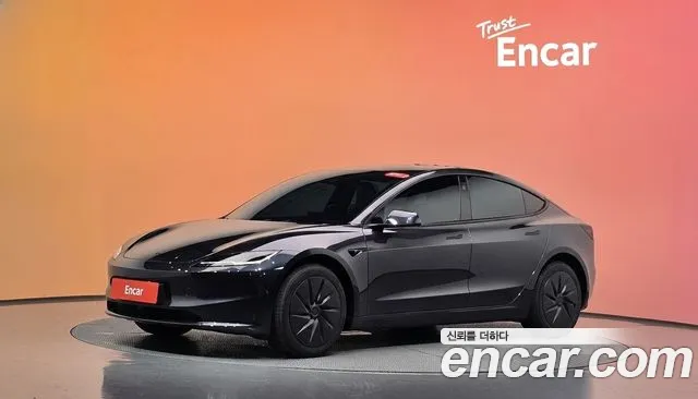 Фотография автомобиля — Tesla Model 3