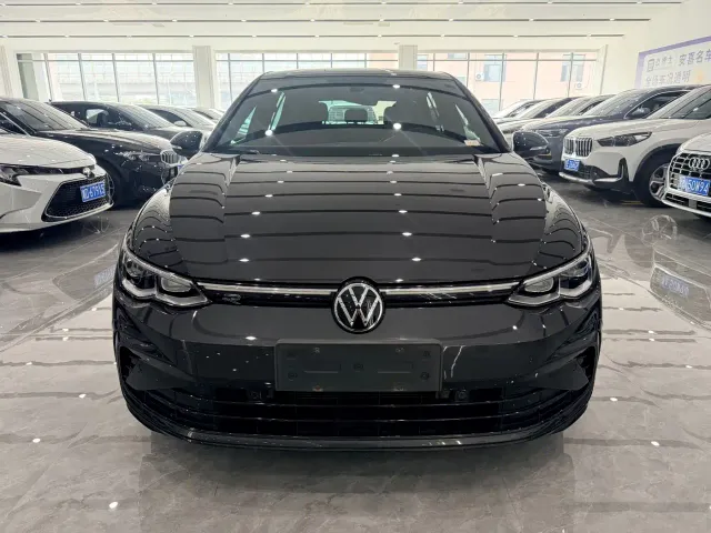 Volkswagen Golf — Фото автомобиля 2