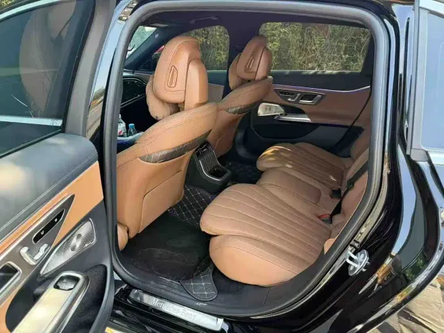 Mercedes-Benz E-Class — Фото автомобиля 4