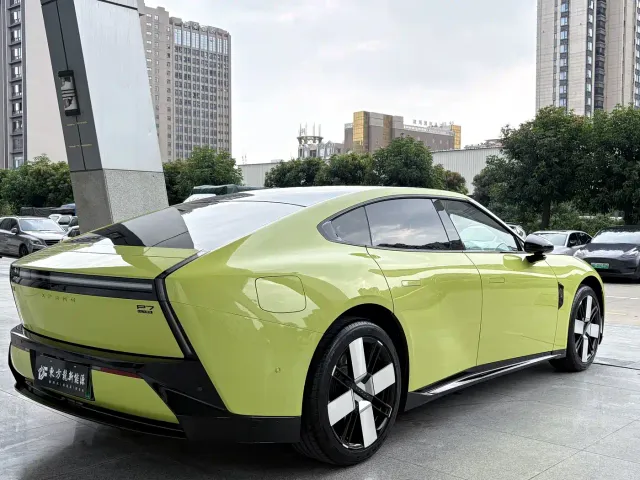 Xpeng P7 — Фото автомобиля 9