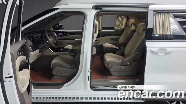 Kia Carnival Generation 4 — Фото автомобиля 22