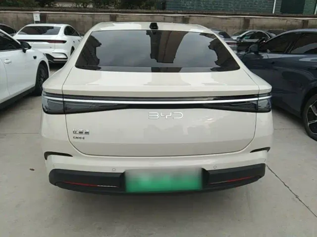 BYD Seal 07 DM-i — Фото автомобиля 5