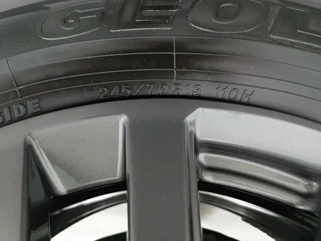 Toyota Prado — Фото автомобиля 24