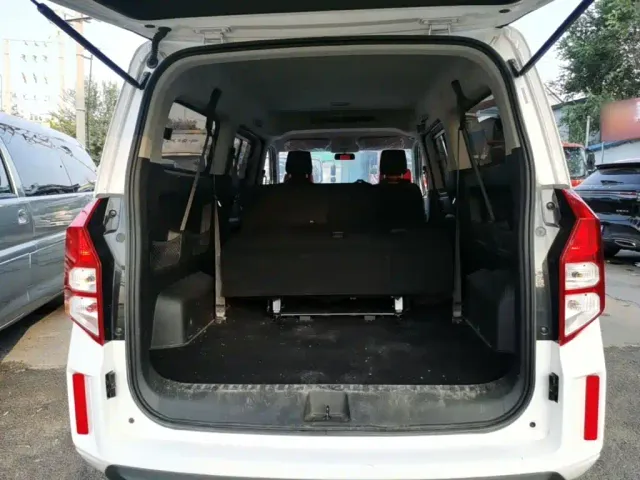 Wuling Zhengcheng — Фото автомобиля 18