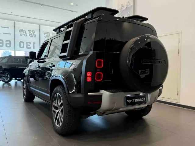Land Rover Defender — Фото автомобиля 23