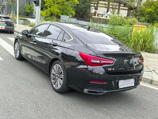 Hongqi H5 — Фото автомобиля 4