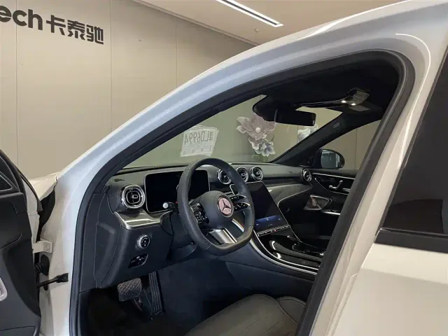 Mercedes-Benz C-Class — Фото автомобиля 23