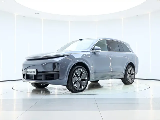 Li Auto L8 — Фото автомобиля 18