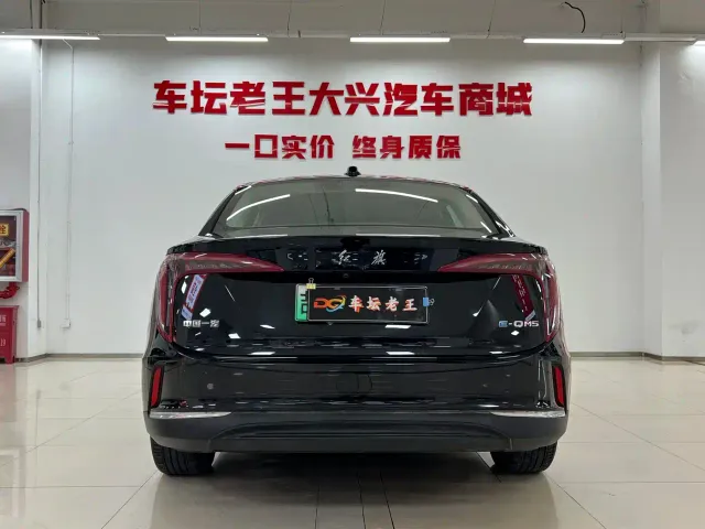 Hongqi E-QM5 — Фото автомобиля 8