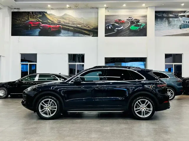 Porsche Cayenne — Фото автомобиля 3